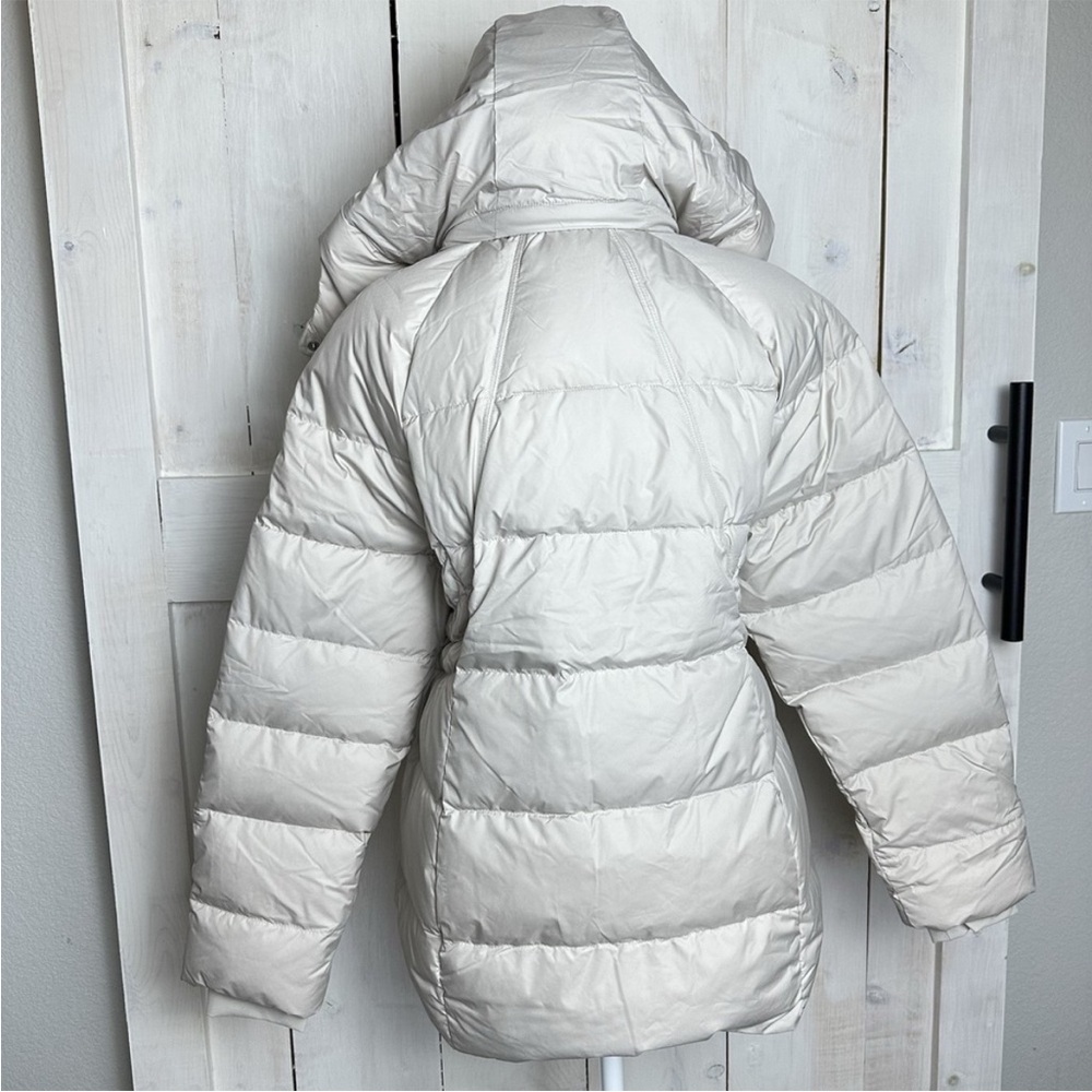 Athleta Women's Puffer Jacket in Cream/ tan - Picture 6 of 9